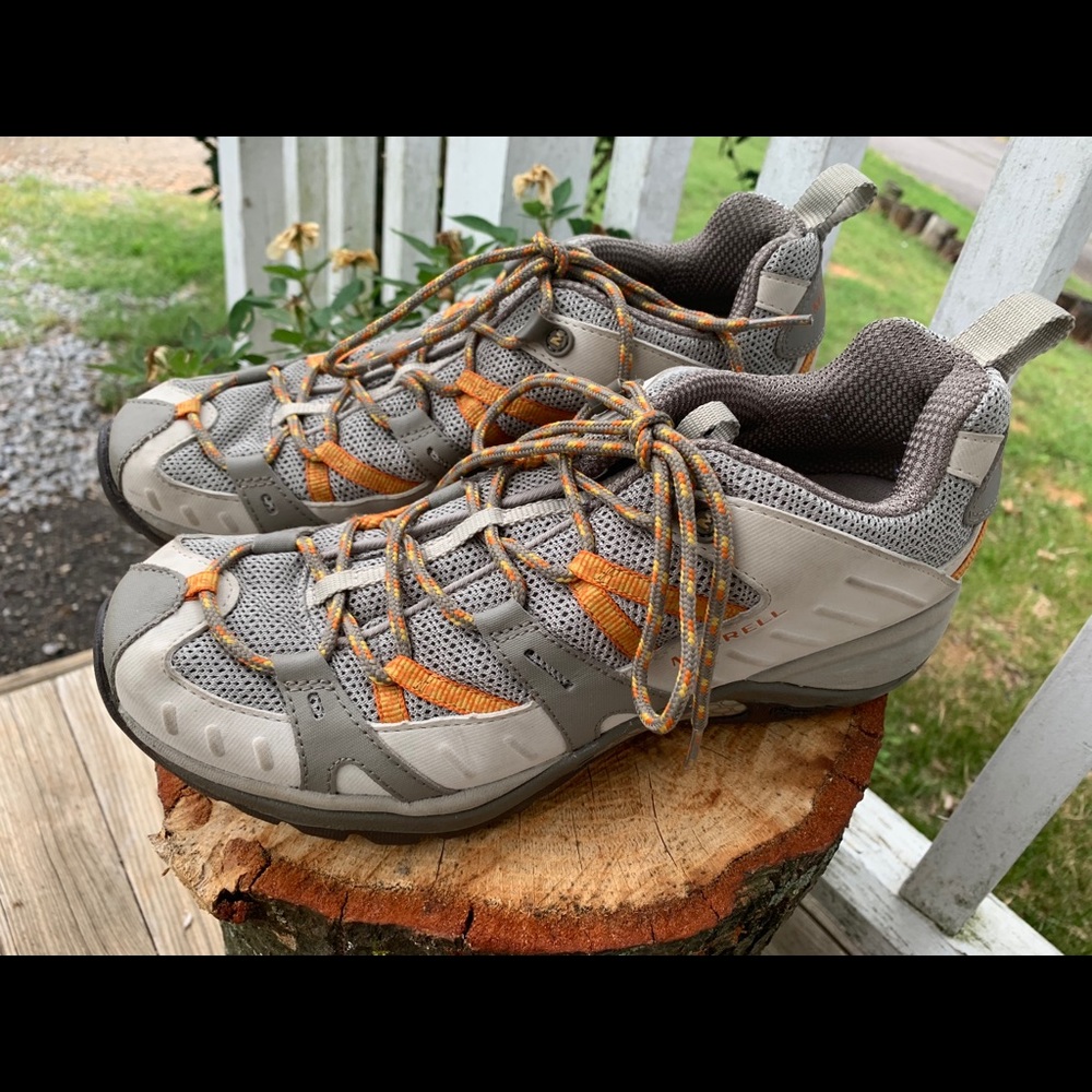 Ladies Merrills Size 9